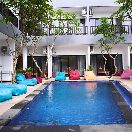 Summer Of Surf Hostel Uluwatu 웅아산 외부 사진