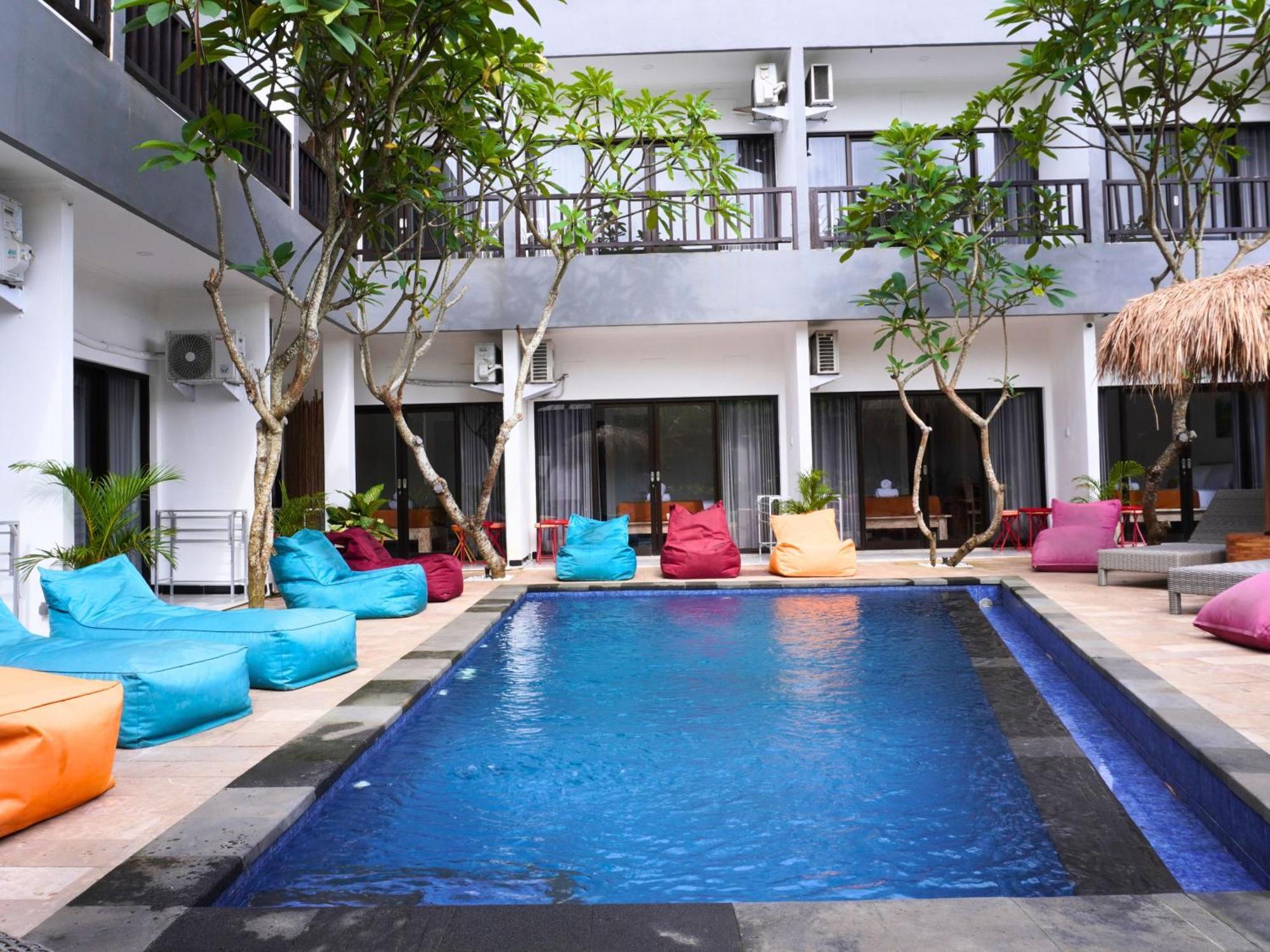 Summer Of Surf Hostel Uluwatu 웅아산 외부 사진